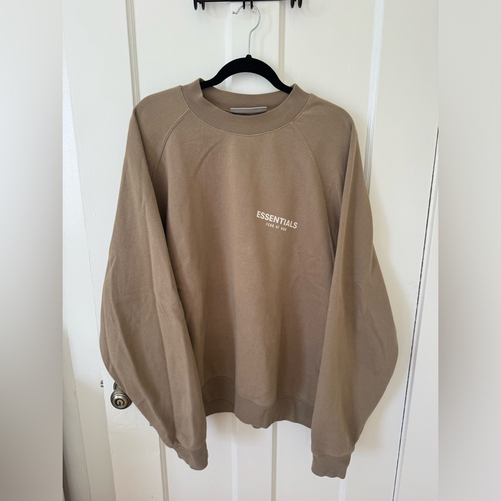 Essentials fear of god crewneck